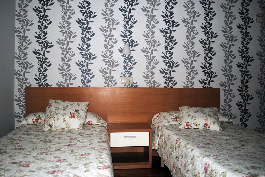 Hostal La Cortijana ログローニョ エクステリア 写真