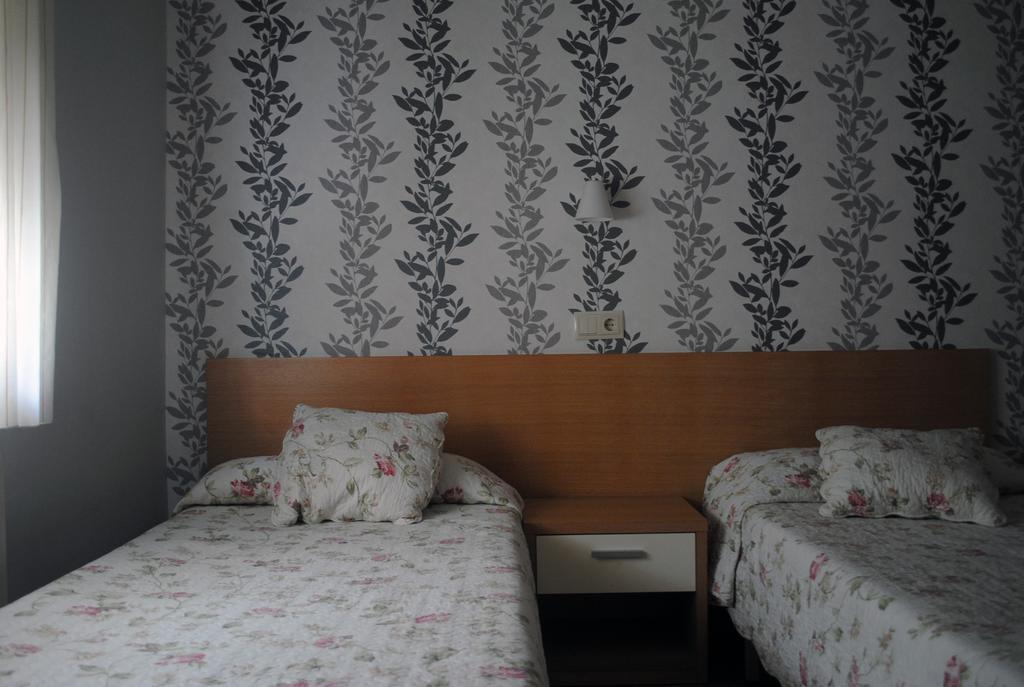 Hostal La Cortijana ログローニョ エクステリア 写真