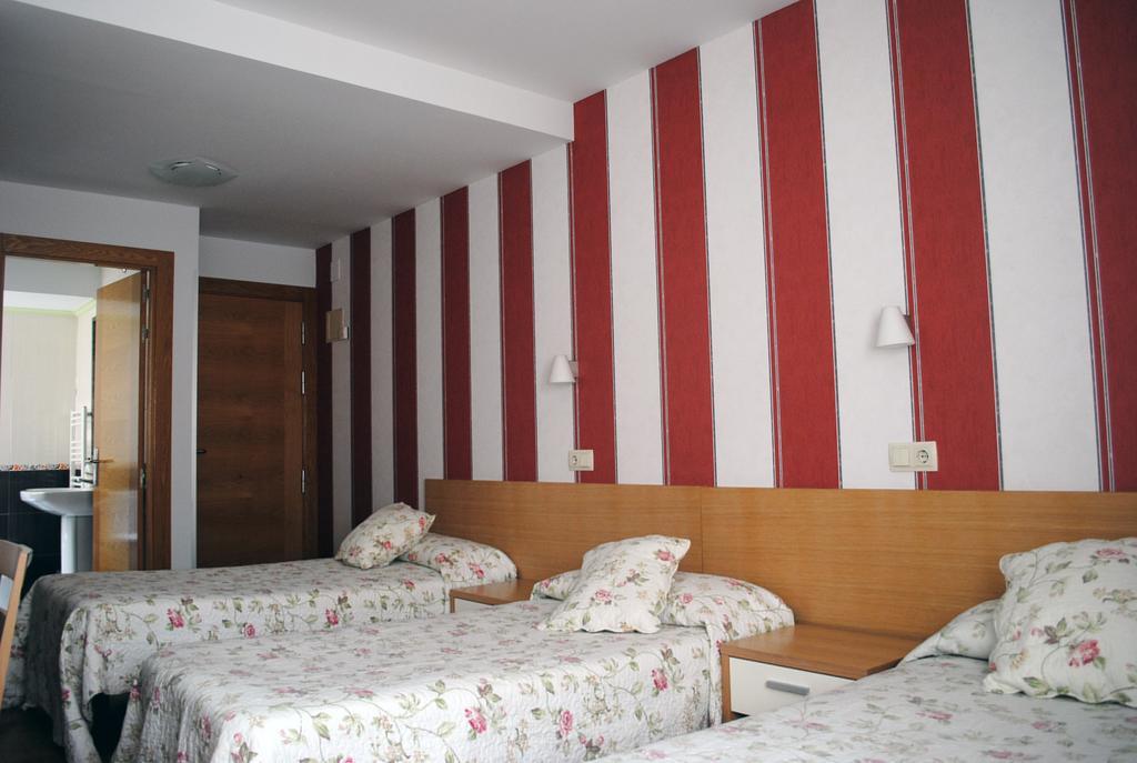 Hostal La Cortijana ログローニョ エクステリア 写真