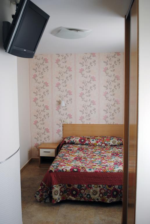 Hostal La Cortijana ログローニョ エクステリア 写真