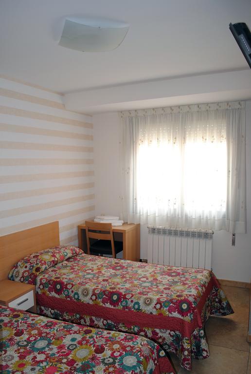 Hostal La Cortijana ログローニョ エクステリア 写真