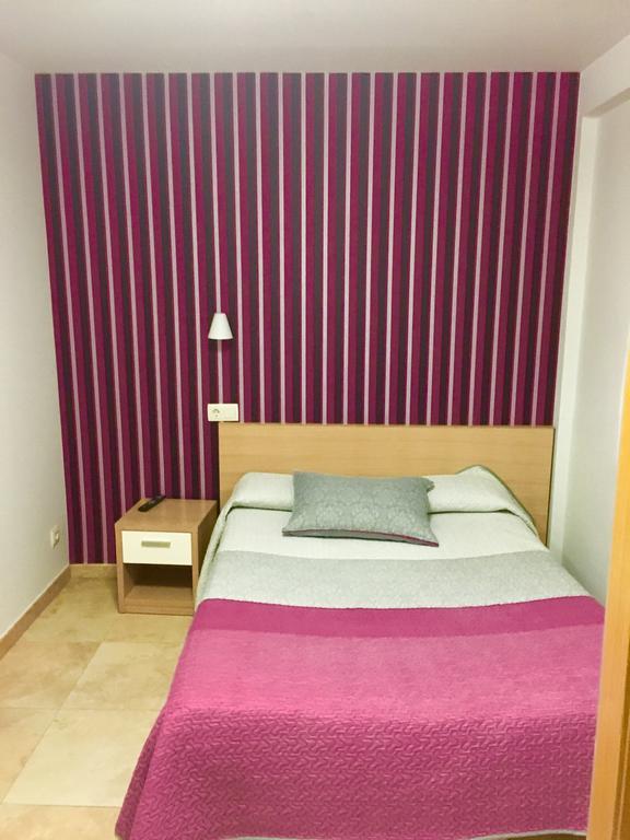 Hostal La Cortijana ログローニョ エクステリア 写真
