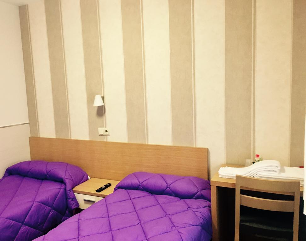 Hostal La Cortijana ログローニョ エクステリア 写真