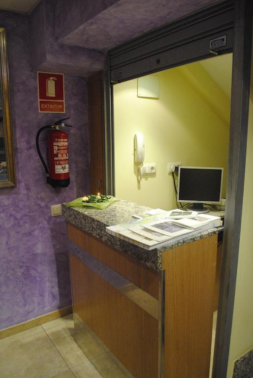 Hostal La Cortijana ログローニョ エクステリア 写真